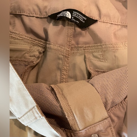 EUC The North Face 2 Tone Tan Cargo pants, size 6L, cropped cuff length - Picture 5 of 9